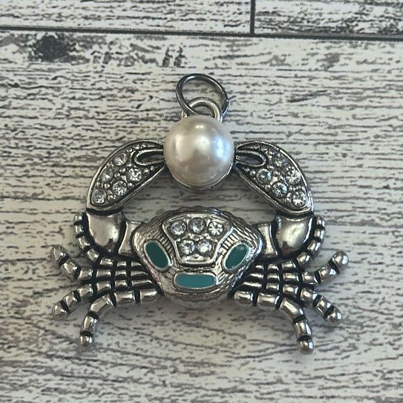 Crab Pendant  - Picture 1 of 2